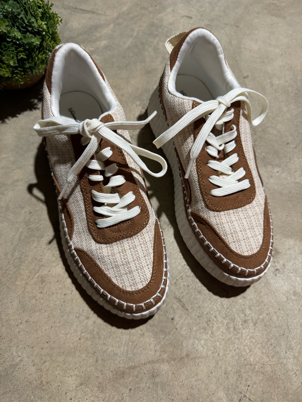 Universal Thread Platform Plaid Sneakers Women’s Size 8 Cream Tan Fall Comfy - Picture 2 of 5